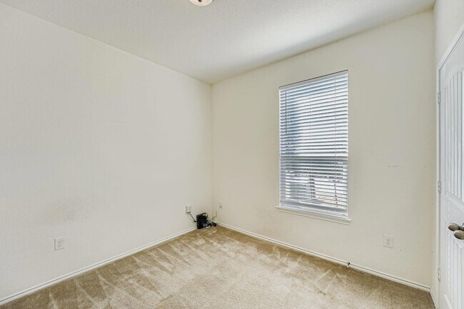 Building Photo - 7904 Nightwing Rd