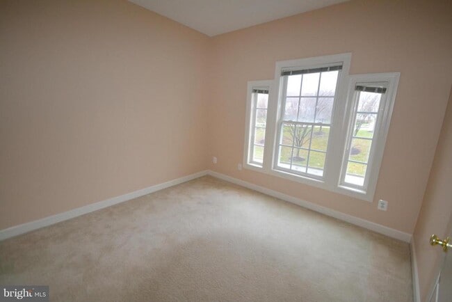 Building Photo - 2236 Sussex Way