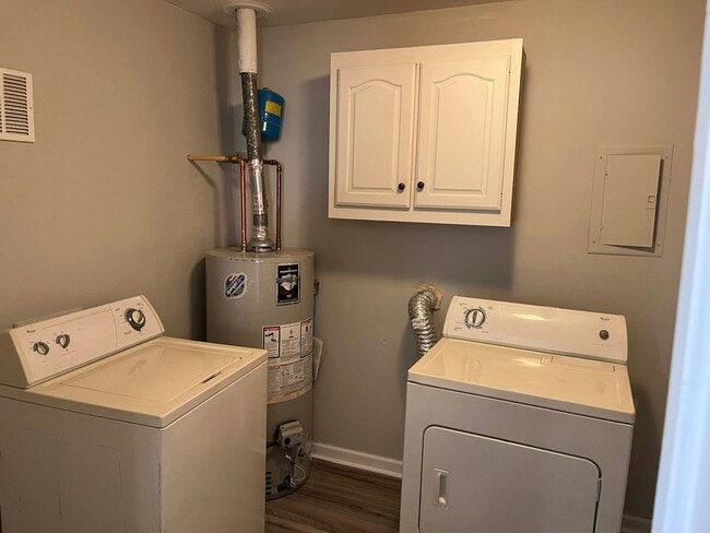 Building Photo - 3625 Flint St