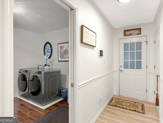 Building Photo - 12609 Old Well Ct