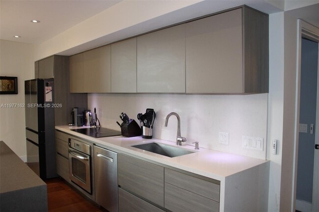 Building Photo - 31 SE 6th St