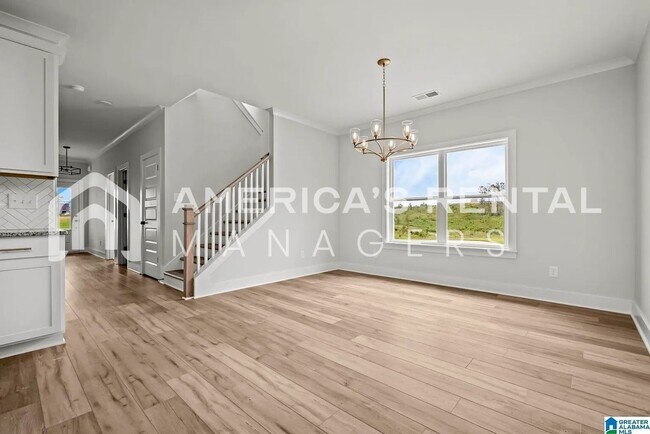Building Photo - Rare 5 Bedroom Home for Rent!