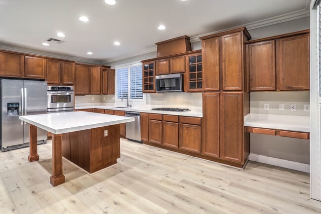 Building Photo - Calahonda