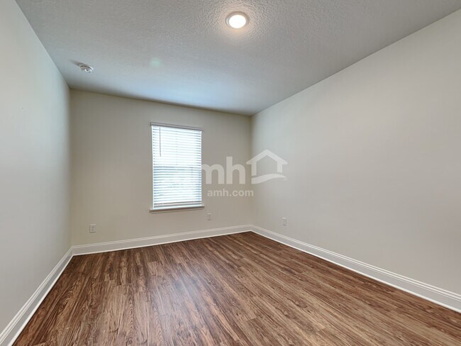 Building Photo - 83 Banyan Forest Drive
