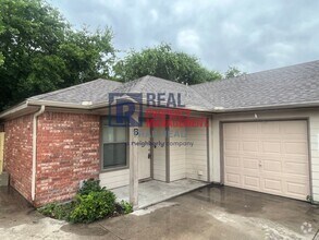 Building Photo - Welcoming - 3 Bed/2 Bath - Move In Ready!