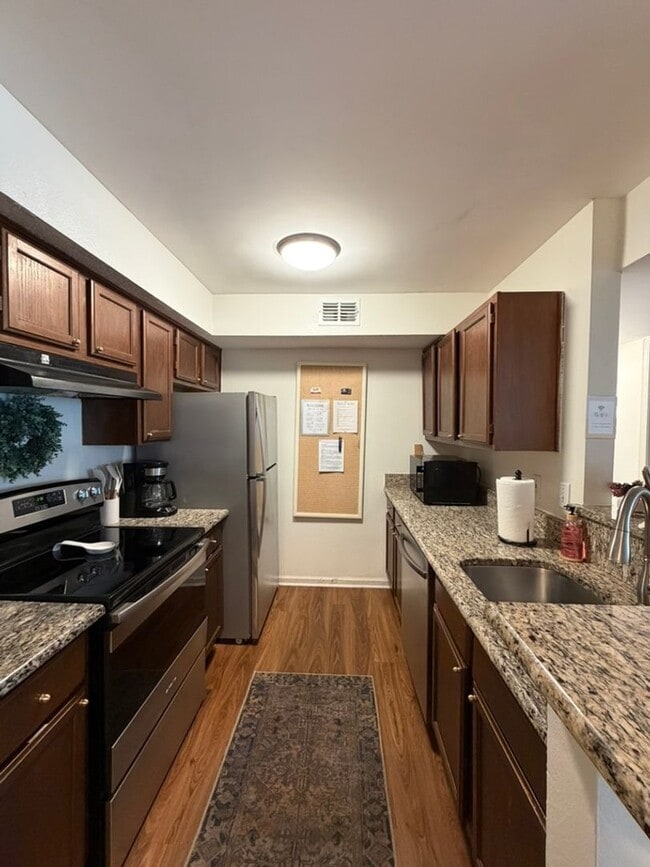 Building Photo - Furnished 3 Bedroom, 2 Bath Condo In Indian Lake!