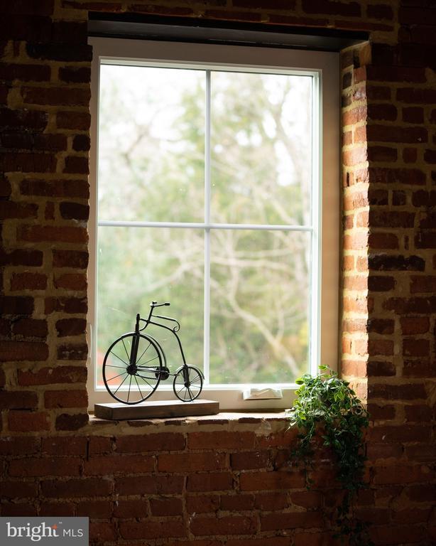 Building Photo - 437 W Grant St