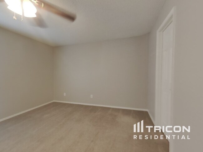Building Photo - 8033 Berrybrook Dr