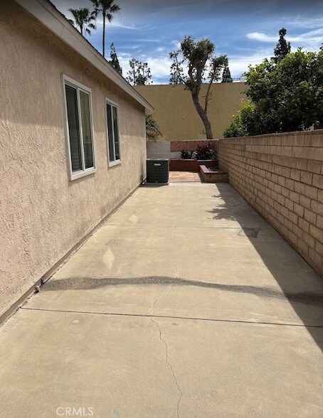 Building Photo - 14053 Bluewood Dr