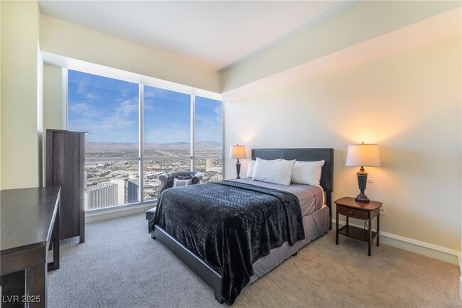 Building Photo - 2700 S Las Vegas Blvd