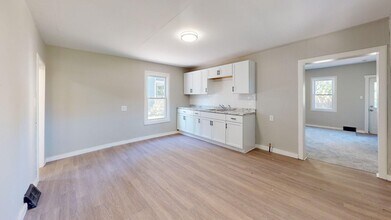 Building Photo - Cudell/West Blvd neighborhood; 4 bedroom/1 bath single family house for rent!