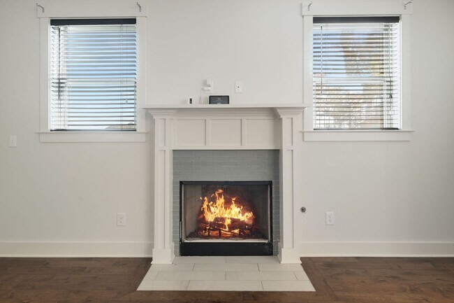 Building Photo - Gated Community - Villages of Stoneybrook