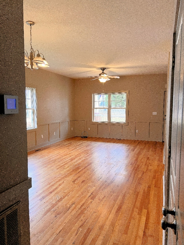 Building Photo - 205 Wellington St