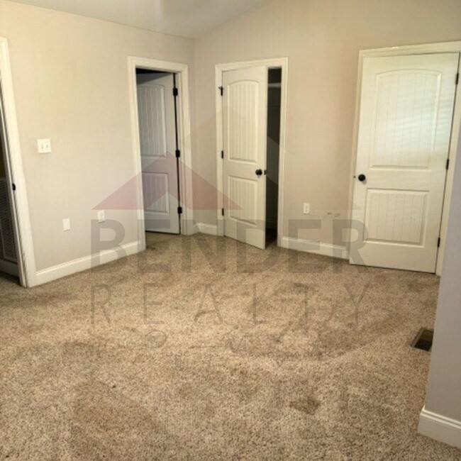Building Photo - **REDUCED** TOWNHOME IN THE CITY