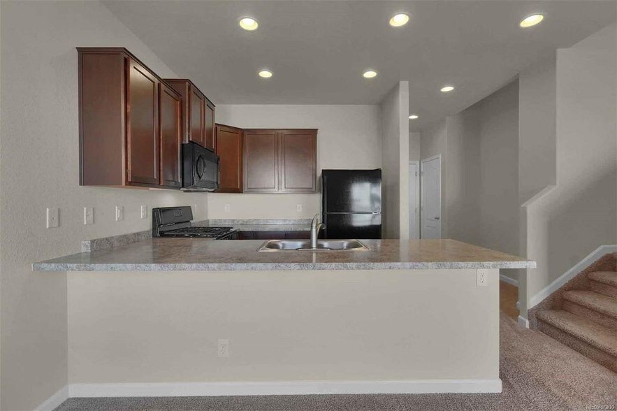 Building Photo - 1433 Kansas Ave