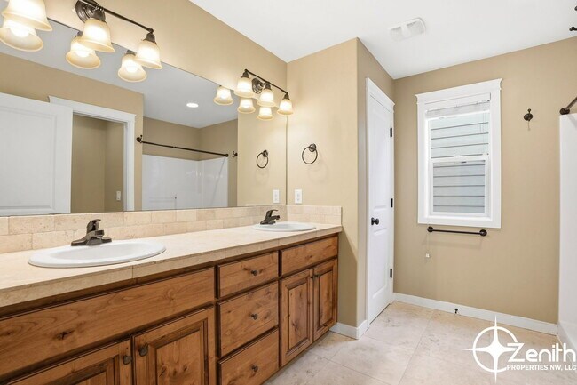 Building Photo - 4608 NE 91st Way
