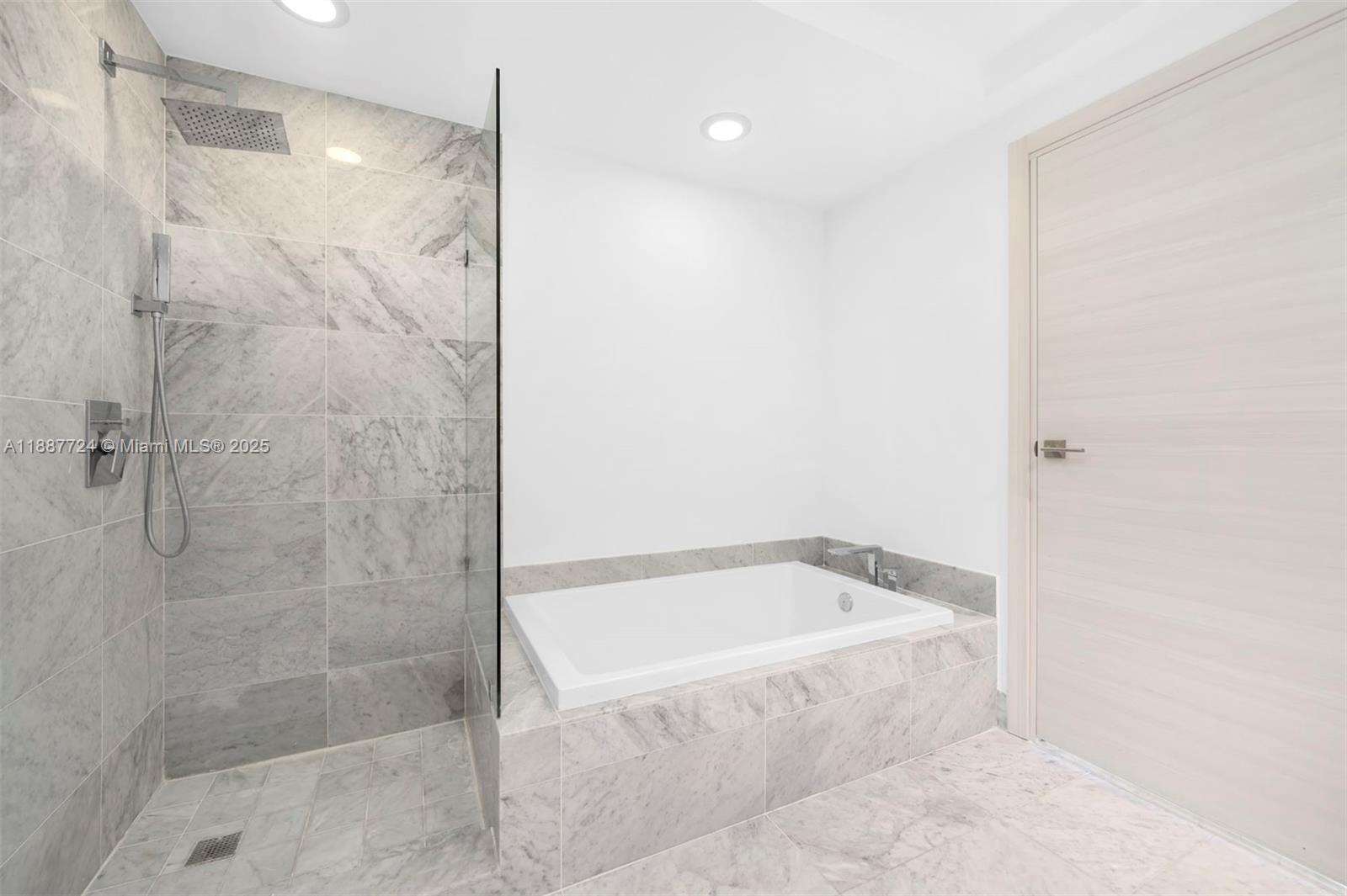 Building Photo - 801 S Miami Ave