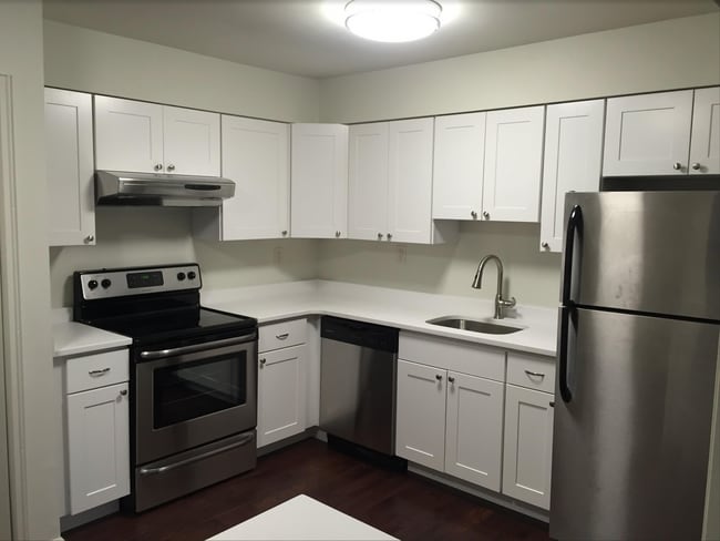 Interior Photo - 404 5th Ave