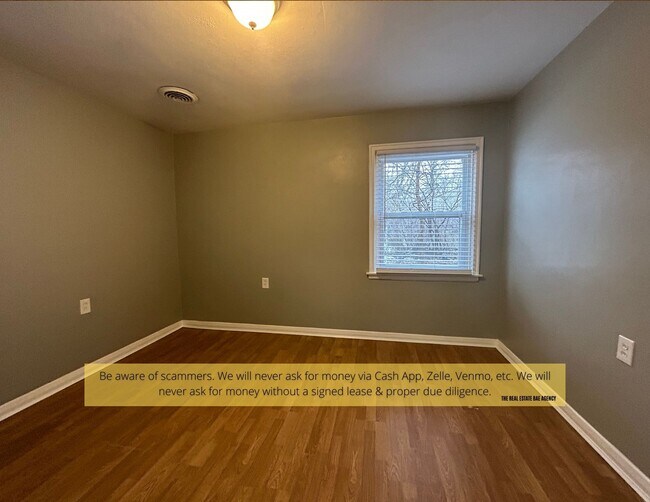 Building Photo - 1502 Trampe Ave