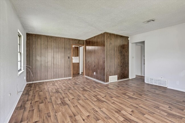Building Photo - 2412 N Key Blvd