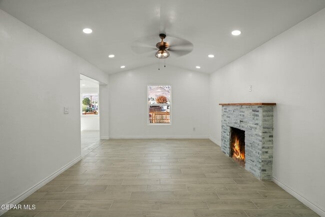 Building Photo - 2606 Justus St