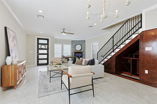 Building Photo - 514 E 29th St