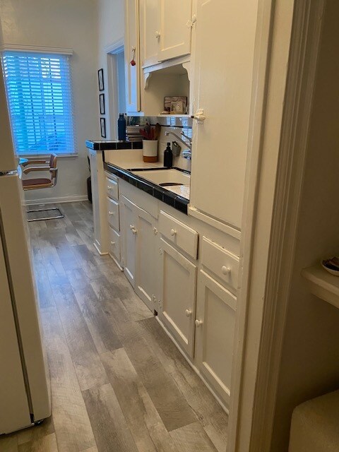 Kitchen - 464 N Spaulding Ave