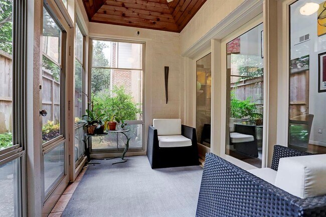 Building Photo - 6700 Belmont St