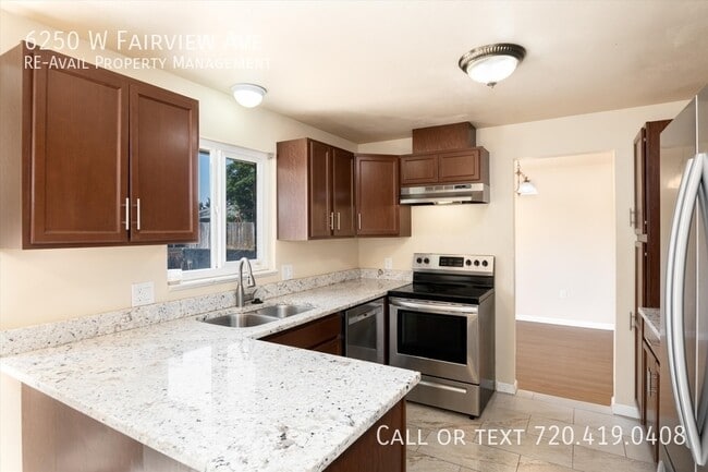 Building Photo - 6250 W Fairview Ave