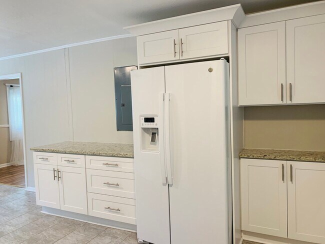 Building Photo - Wow! Grant Park Location! 3 bed, 2 bath, h...