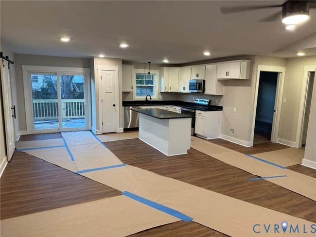 Building Photo - 325 Yorktown Dr