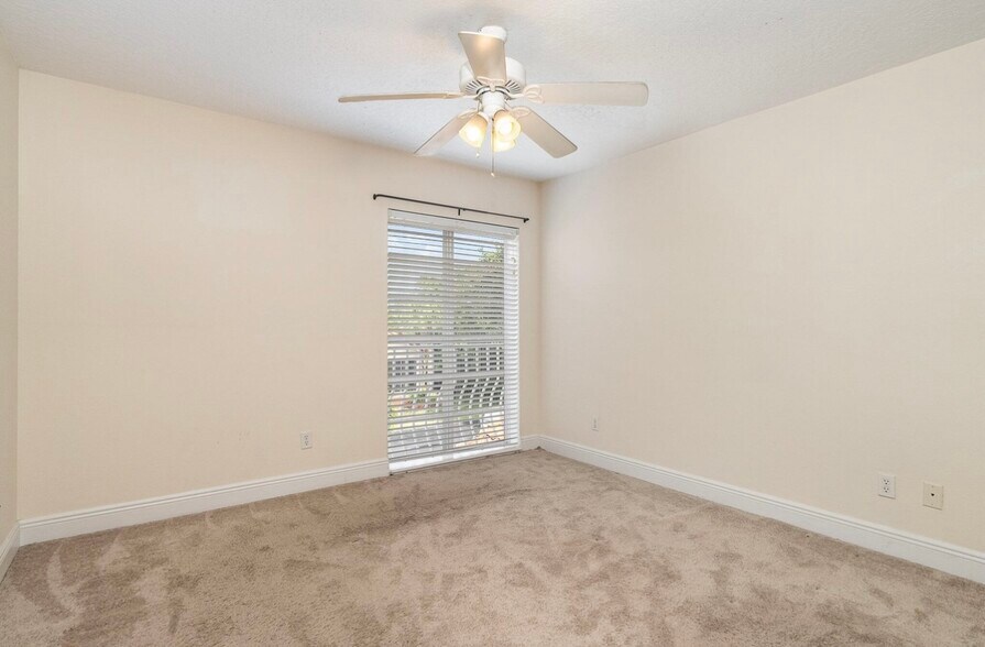 Building Photo - 8410 Maria Ct