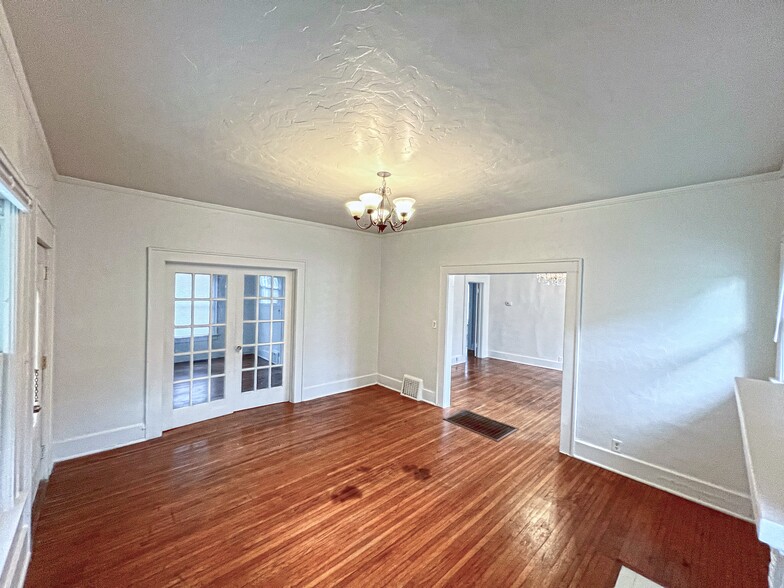 Living Room 2 - 1418 South Elwood Avenue