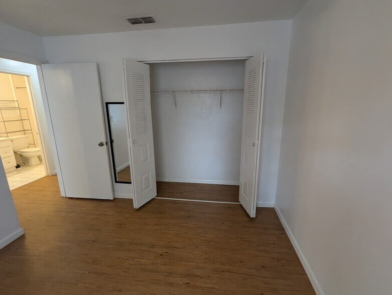 Building Photo - 3600 SW 23rd St
