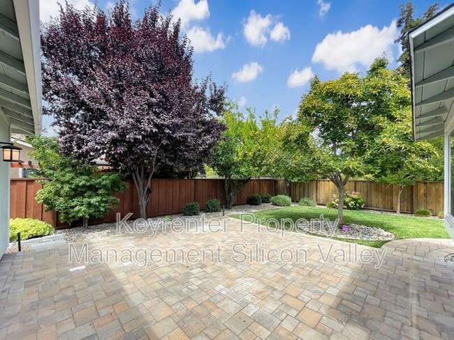 Building Photo - 772 Springwood Dr