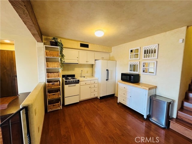 Building Photo - 573 Temple Hills Dr