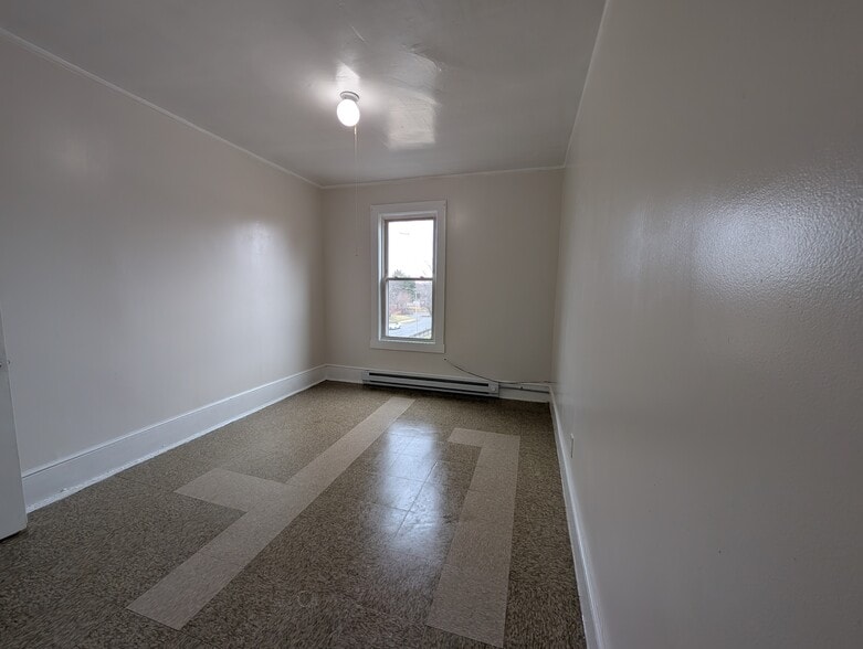 Building Photo - 224 Lyman St