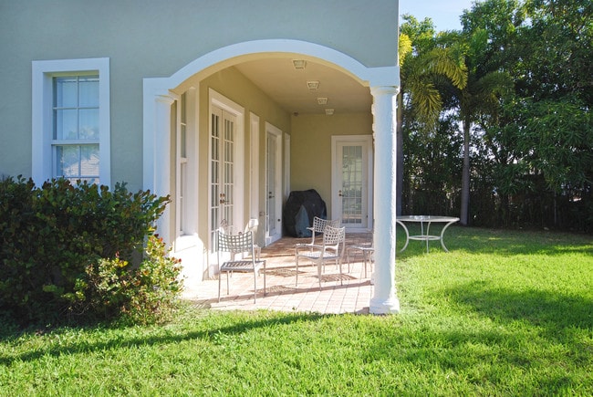 Building Photo - 516  Flamingo Drive