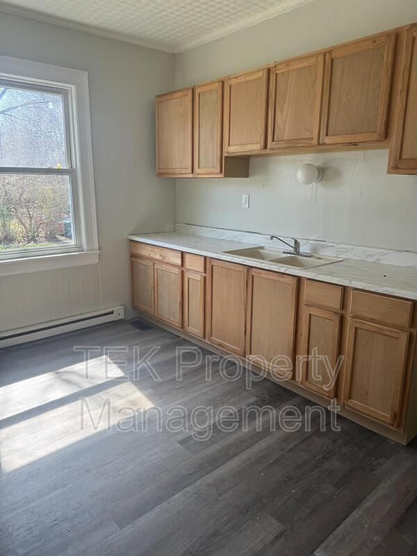 Building Photo - 117 Pierpont St