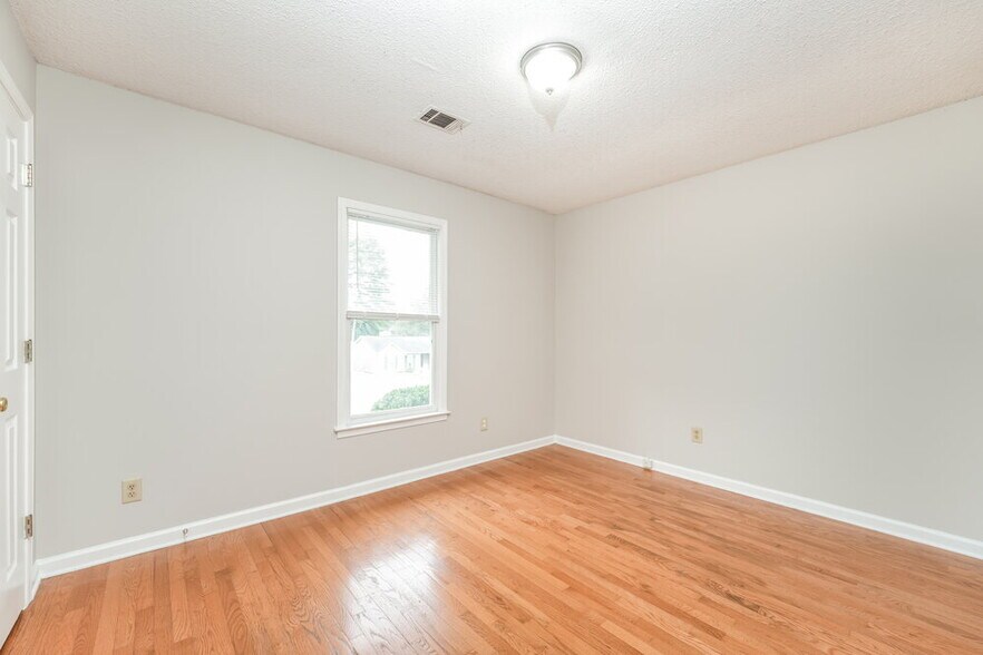 Building Photo - 2399 Morning Dew Pl