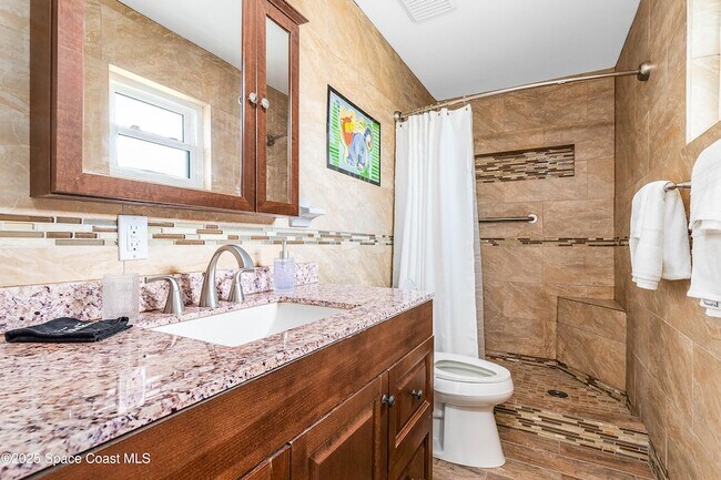 Building Photo - 363 Harbor Dr