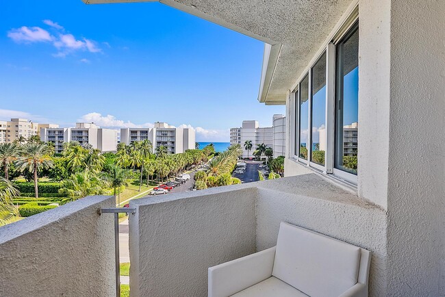 Building Photo - 2773 S Ocean Blvd