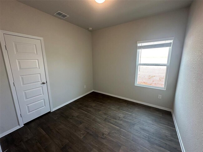 Building Photo - 2701 Derwent Dr