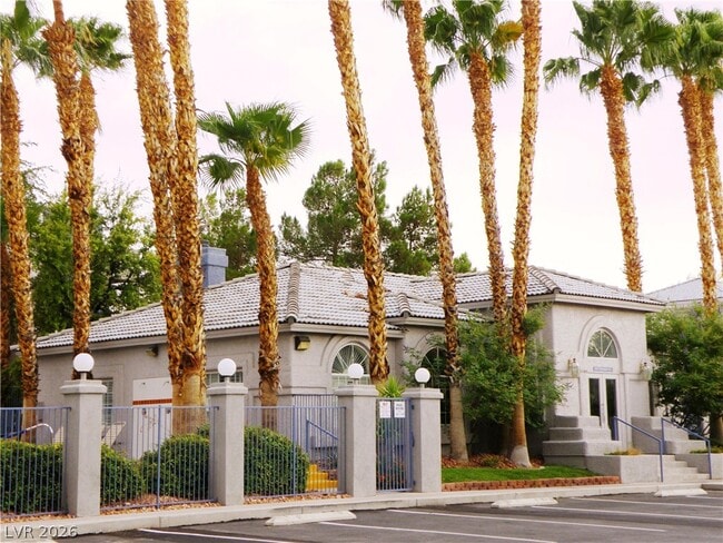 Building Photo - 2201 Ramsgate Dr