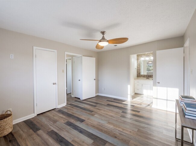 Building Photo - 302 Morningside Dr