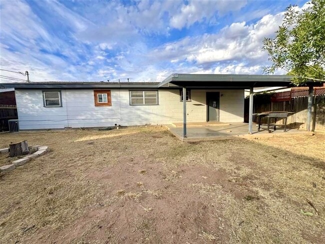 Building Photo - 4416 Redbud Ave