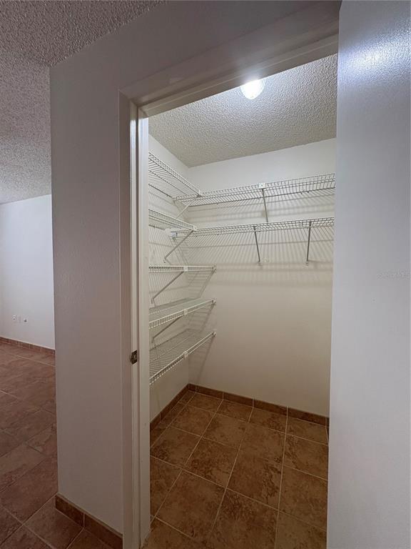 Building Photo - 6177 Chesham Dr