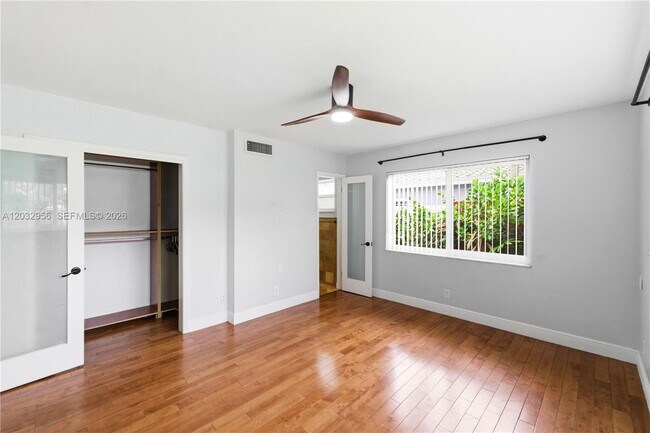 Building Photo - 719 N 31st Rd