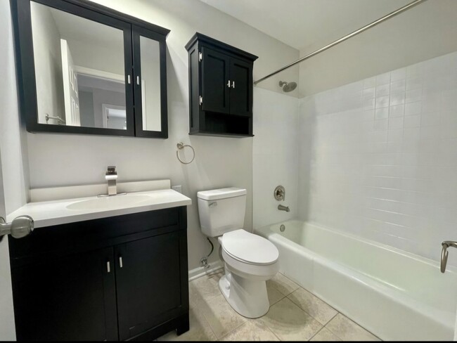 Building Photo - 7935 163rd Ct