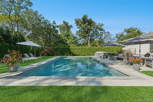 Building Photo - 13 Sherwood Rd